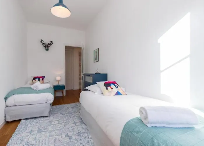 Gioffredo 14 - Spacious Apartment With Balcony